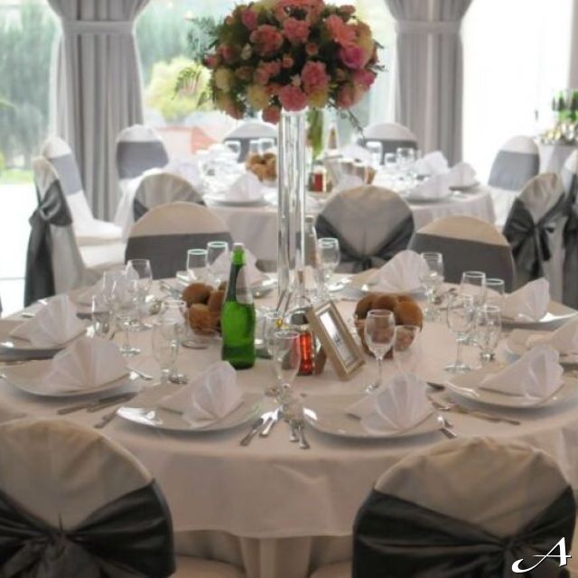 New Lux Events Center - dekorisan sto za proslavu