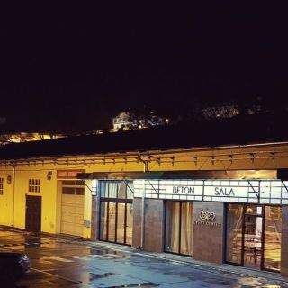 Event centar Beton - spoljašnji izgled noću