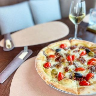 Dolly Bell Petica - pizza i vino