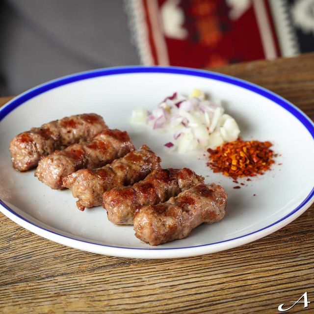 Ambar restoran - ćevapi na tanjiru