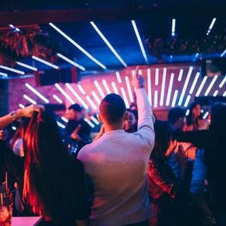 Kafana Druga Kuća - ljudi na žurci