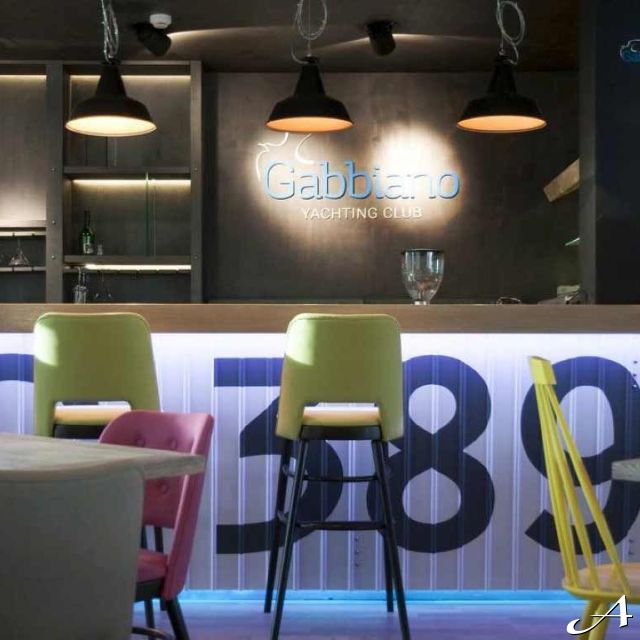 Restoran Gabbiano - unutrašnjost sa stolicama