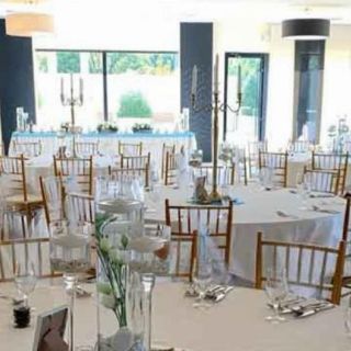 Easy Event Centar - prazni stolovi i stolice