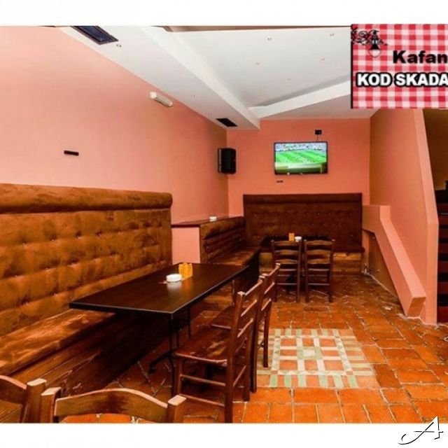 Kafana Kod Skadarlije - unutrašnjost sa stolovima