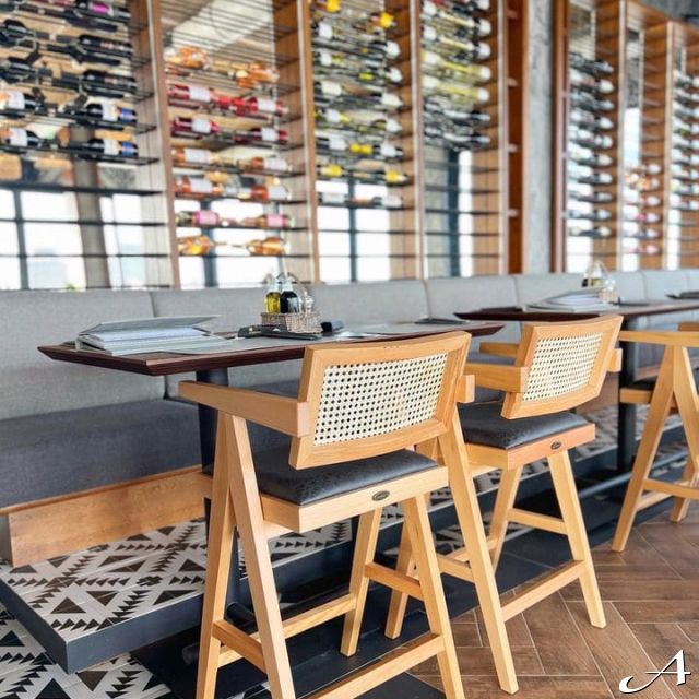 Restoran Dolly Bell - stolovi i stolice