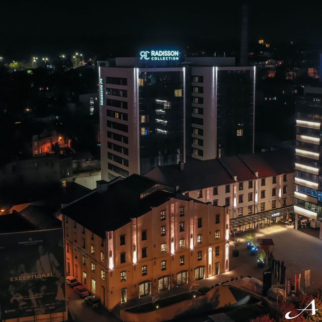 Hotel Radisson Collection Old Mill noćni pogled