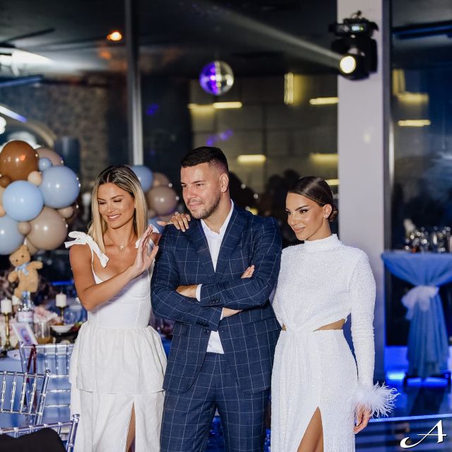 Hotel Garden Hill - ljudi u elegantnoj odeći