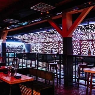 Doček Nove godine - prazna kafana