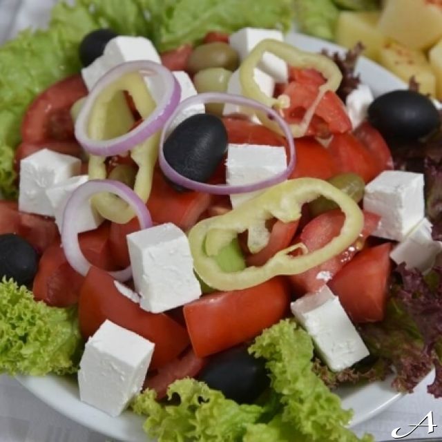 Doček Nove godine - salata sa sirom