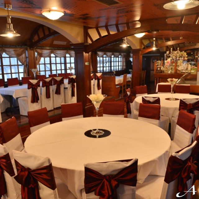 Brod restoran Leonardo - dekorisane stolice i stolovi