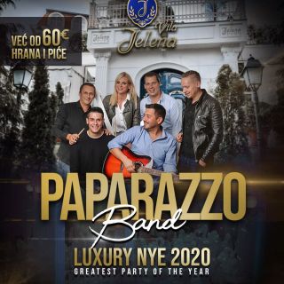Doček Nove godine - bend ispred vile
