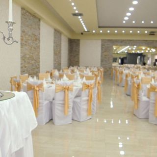 Doček Nove godine - dekorisane stolice