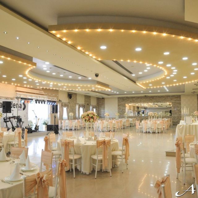 Doček Nove godine - prazna sala