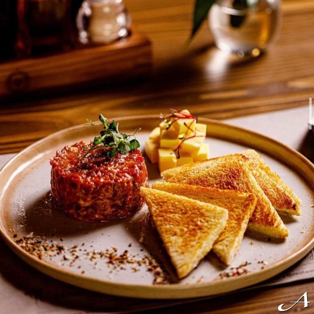 Doček Nove godine - tanjir sa hranom