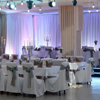 Doček Nove godine - dekorisan restoran