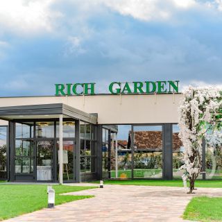 Restoran Rich Garden - spoljašnjost zgrade