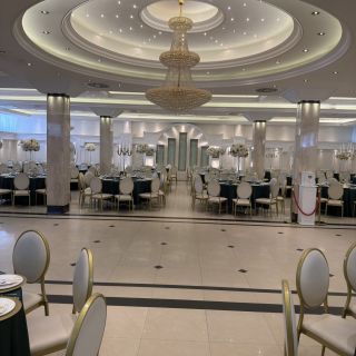 Doček Nove godine - prazna sala