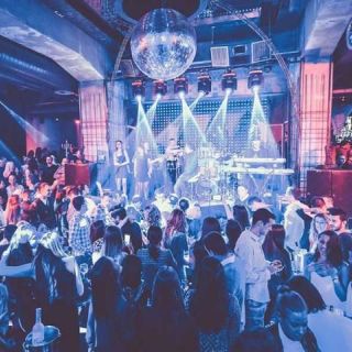 Klub Gotik - publika i bini