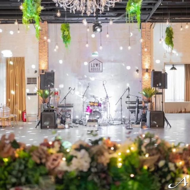 Love House Event Hall - praznična dekoracija