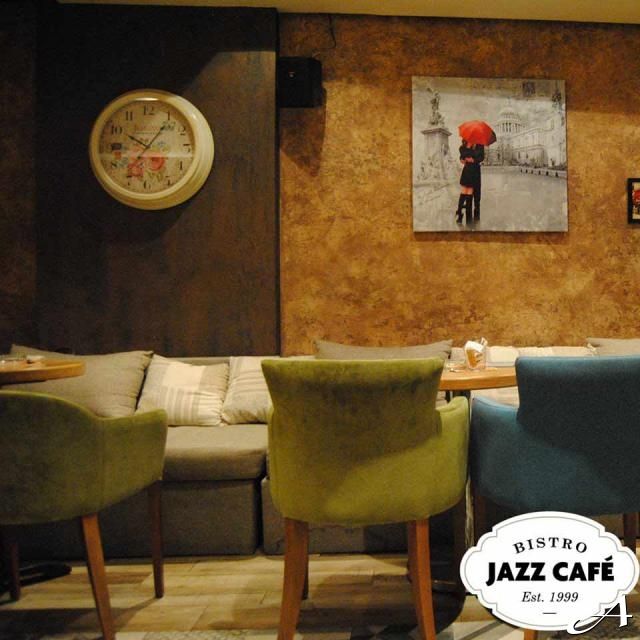 Bistro Jazz Caffe - sto i stolice