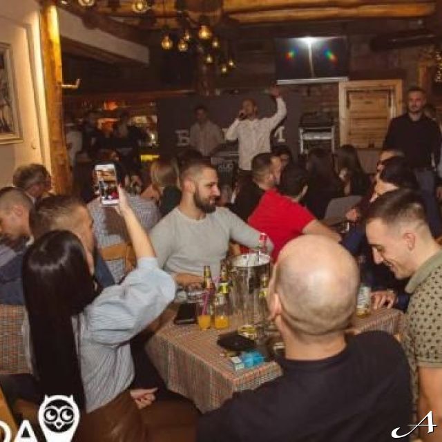 Doček Nove godine - ljudi u kafani