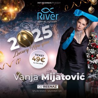 Nova godina na splavu - žena u haljini