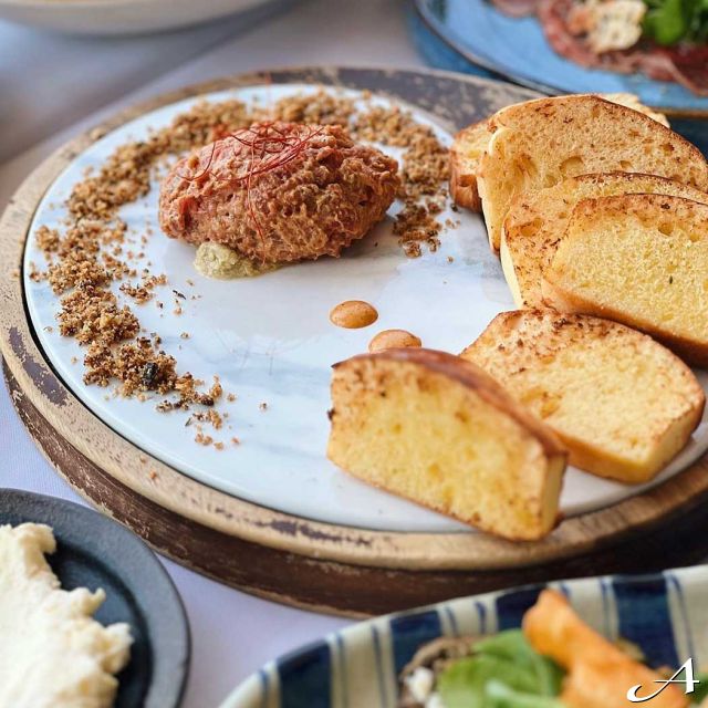 Ambar restoran - tanjir sa hranom