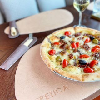 Dolly Bell Petica - pizza i vino