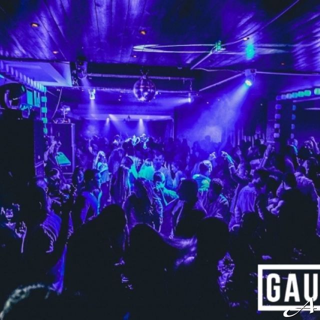 Doček Nove godine - gužva i svetla