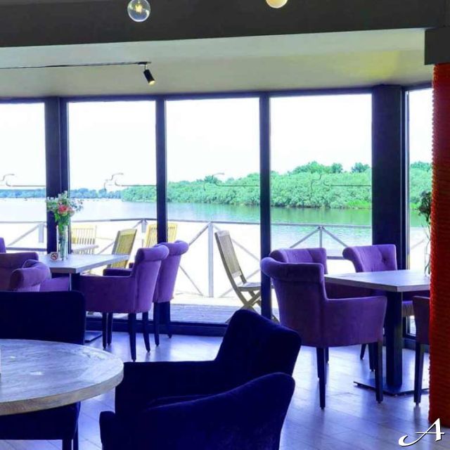Restoran Gabbiano - praznični enterijer