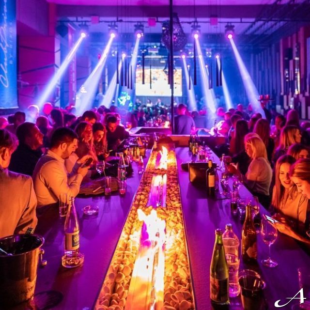 Different Event Centar - ljudi u klubu