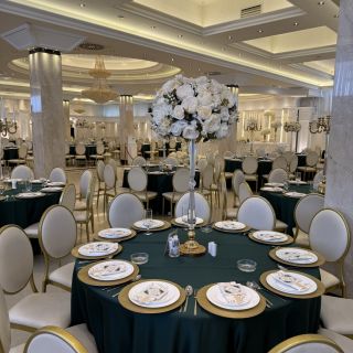 Doček Nove godine - elegantno dekorisan sto