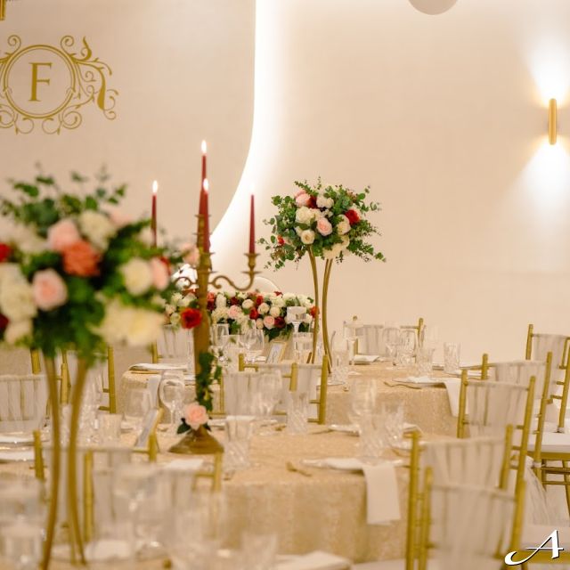Faena Event Hall - elegantno dekorisani stolovi