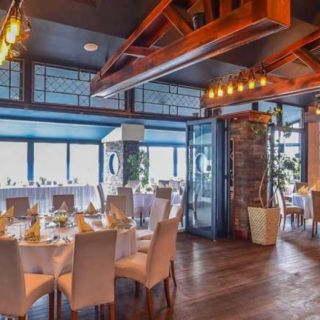 Splav restoran Amphora - praznični enterijer
