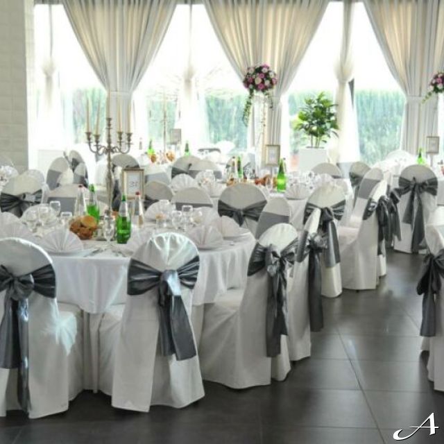 New Lux Events Center - dekorisane stolice i stolovi