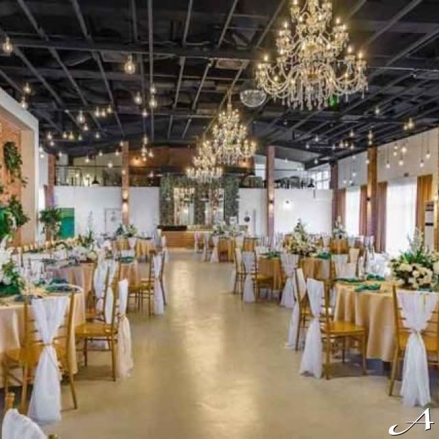 Love House Event Hall - dekorisane stolove