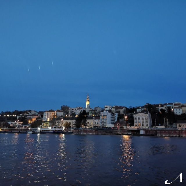 Jahting klub Kej - panoramski pogled noću