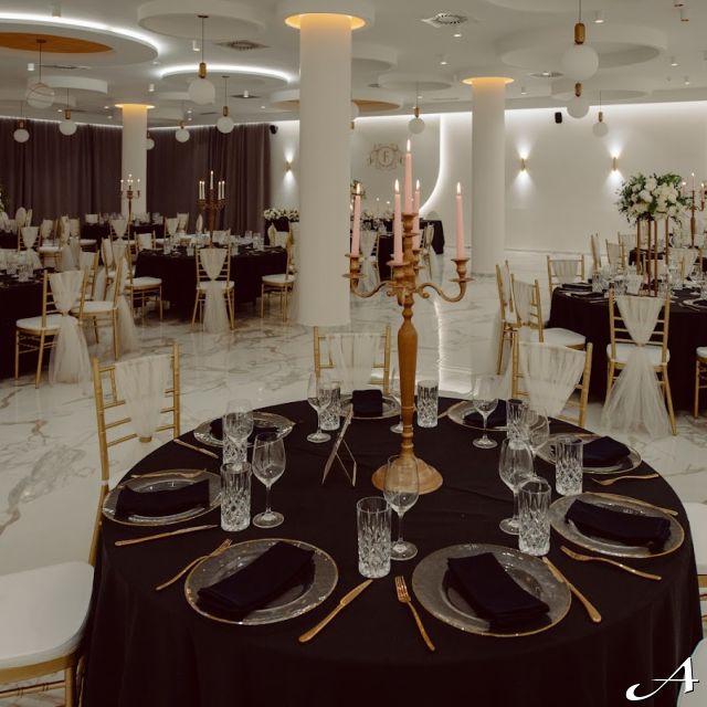 Faena Event Hall - elegantno postavljeni stolovi