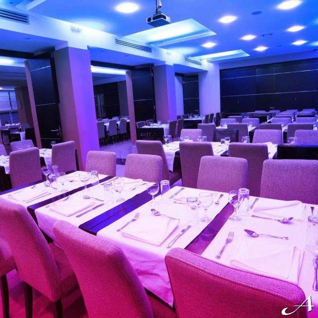 Hotel Šumadija - prazni stolovi i stolice