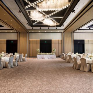 Hilton doček Nove godine - prazna sala