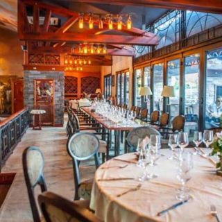 Splav restoran Amphora - prazni stolovi