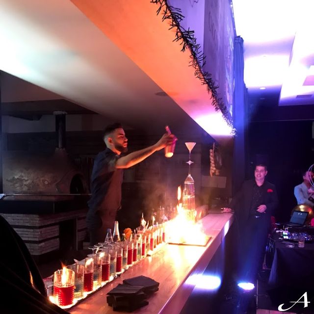 Restoran Harmonija - barmen pravi vatreni šou