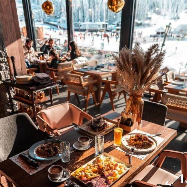 Restoran na Kopaoniku - sto sa hranom
