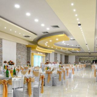 Doček Nove godine - prazne dekorisane sale
