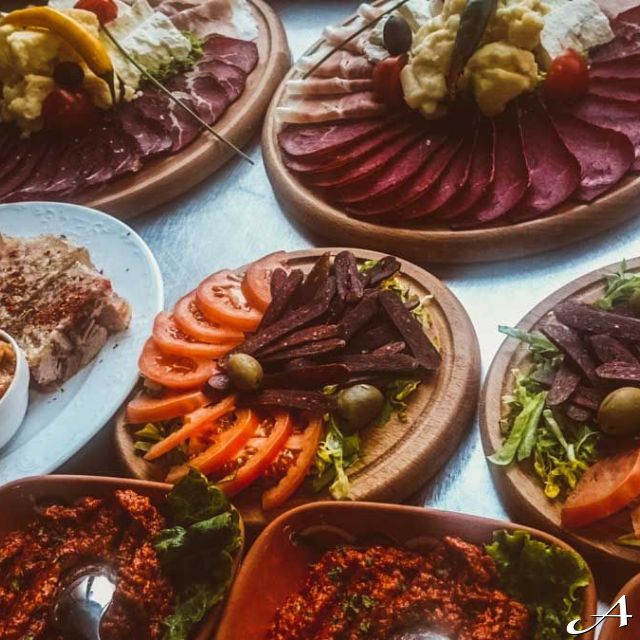 Novogodišnji doček - tanjiri sa hladnim predjelima