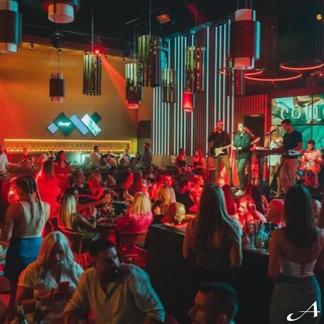 Nova godina na splavu Cotier - ljudi u klubu