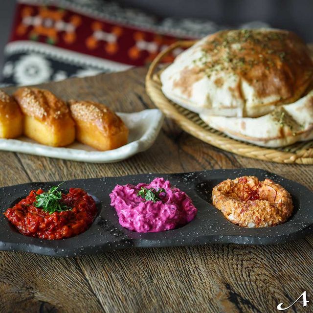 Ambar restoran - tradicionalni namazi i hleb