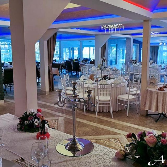 Restoran Princ - praznični stoovi