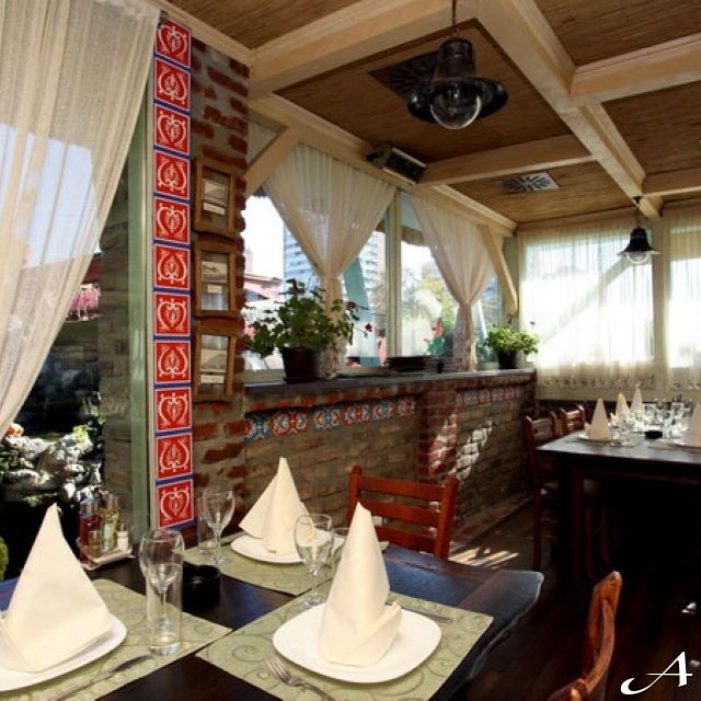 Novogodišnji doček - dekorisan restoran