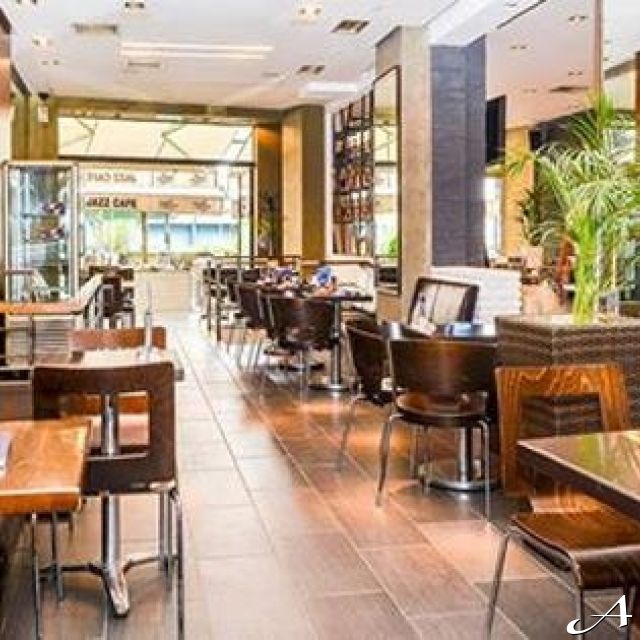 Bistro Jazz Caffe - prazan enterijer